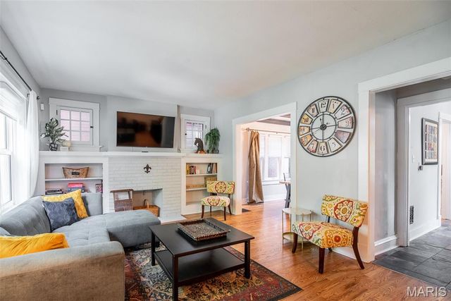 20 Lawn Place, St Louis, MO 63110