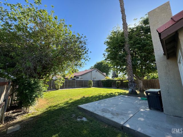 6101 Key West Drive, Bakersfield, CA 93313
