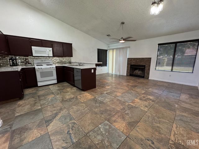 6101 Key West Drive, Bakersfield, CA 93313