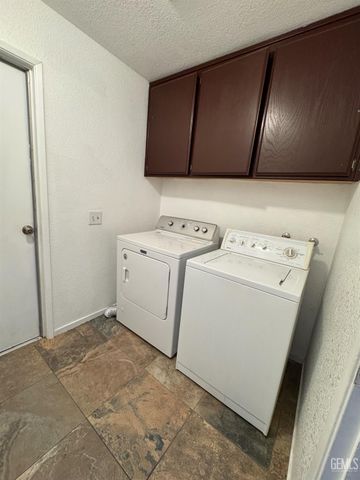 6101 Key West Drive, Bakersfield, CA 93313