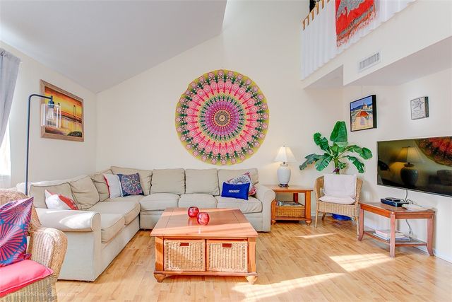 302 Swans Wharf Row, Newport, RI 02840