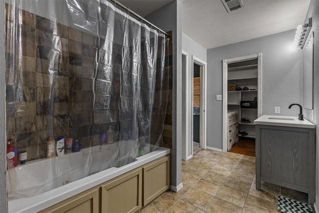 1988 W Liberty Avenue, Tontitown, AR 72762