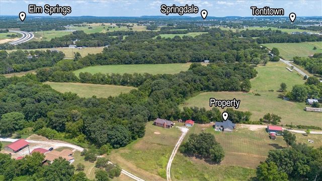 1988 W Liberty Avenue, Tontitown, AR 72762