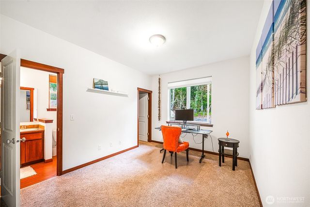11940 Windtree Lane SE, Rainier, WA 98576