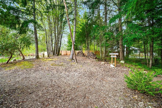 11940 Windtree Lane SE, Rainier, WA 98576