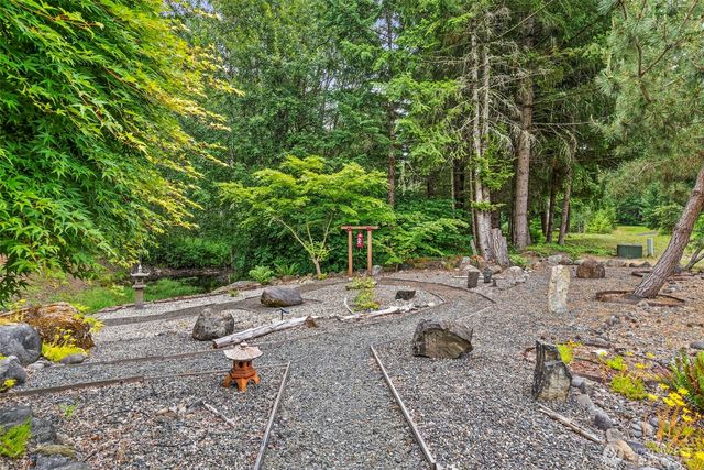 11940 Windtree Lane SE, Rainier, WA 98576