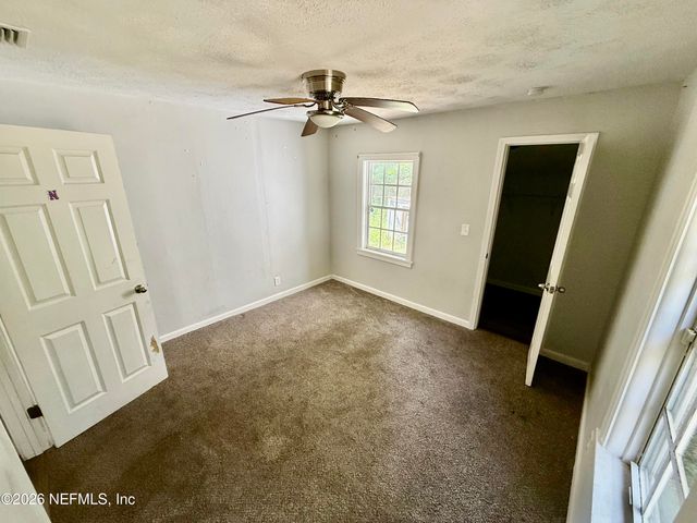 10565 BESSENT Road N, Jacksonville, FL 32218