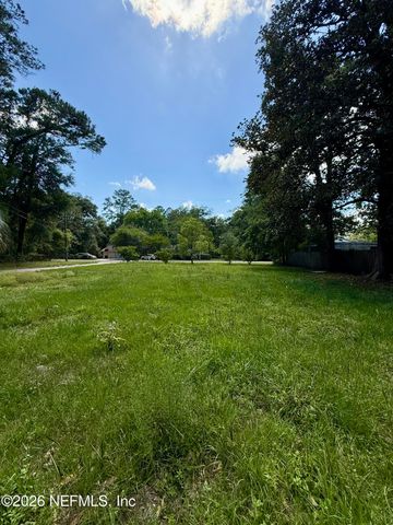 10565 BESSENT Road N, Jacksonville, FL 32218