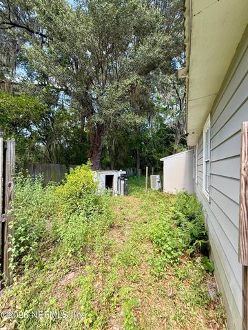 10565 BESSENT Road N, Jacksonville, FL 32218