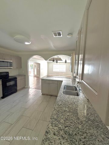 10565 BESSENT Road N, Jacksonville, FL 32218