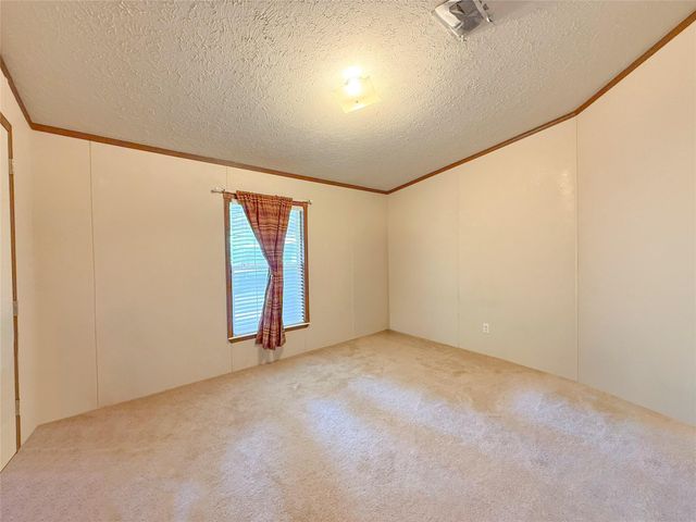 845 Caldwell ST, Lexington, TX 78947