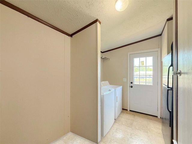 845 Caldwell ST, Lexington, TX 78947