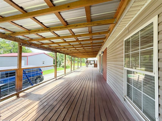 845 Caldwell ST, Lexington, TX 78947