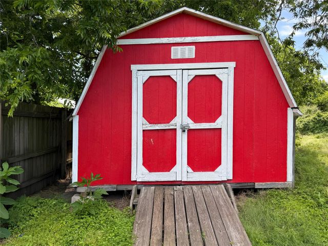 845 Caldwell ST, Lexington, TX 78947