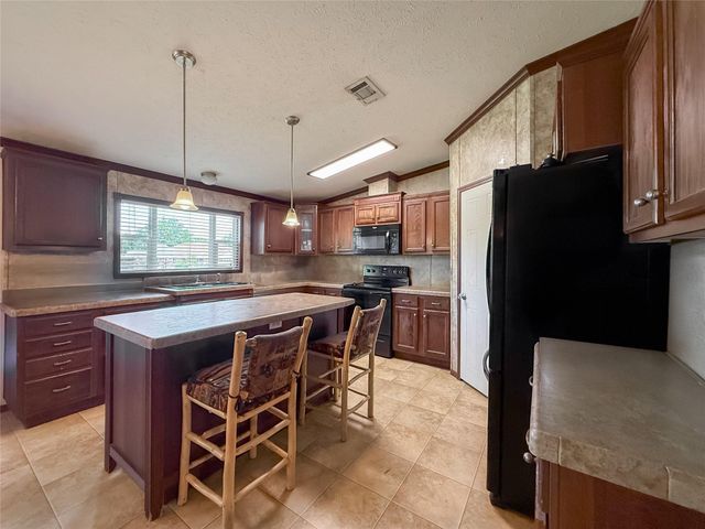 845 Caldwell ST, Lexington, TX 78947