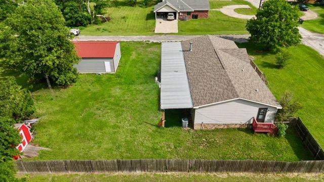 845 Caldwell ST, Lexington, TX 78947