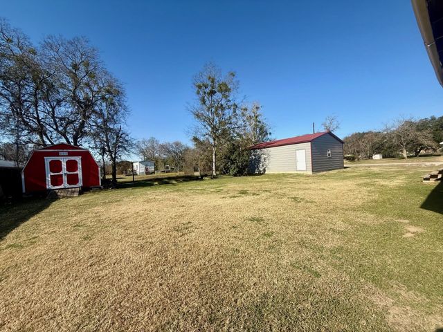 845 Caldwell ST, Lexington, TX 78947