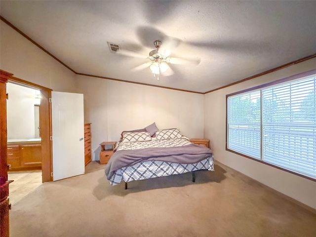 845 Caldwell ST, Lexington, TX 78947