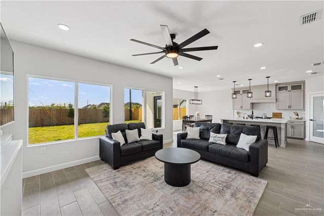 1013 Azalea Street, Mission, TX 78573