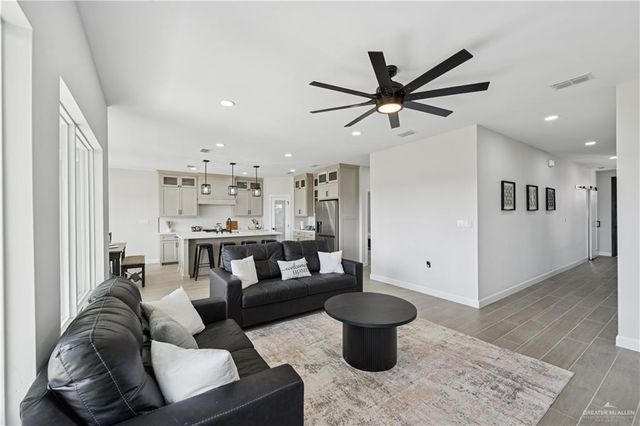 1013 Azalea Street, Mission, TX 78573