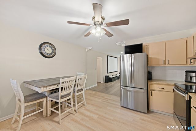 125 Lawn Avenue B6, Stamford, CT 06902