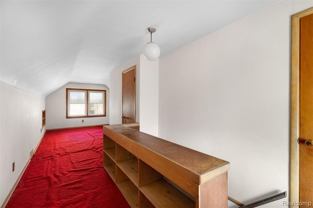 22225 E 10 Mile Road, Saint Clair Shores, MI 48080