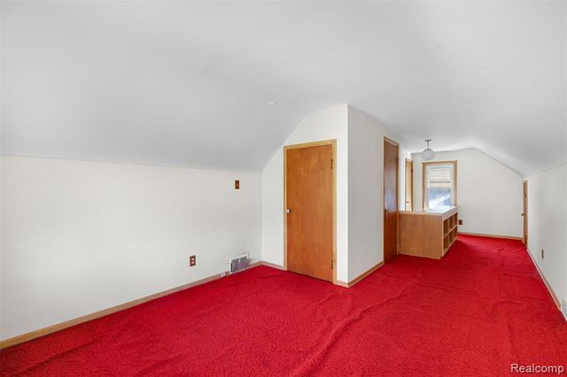 22225 E 10 Mile Road, Saint Clair Shores, MI 48080