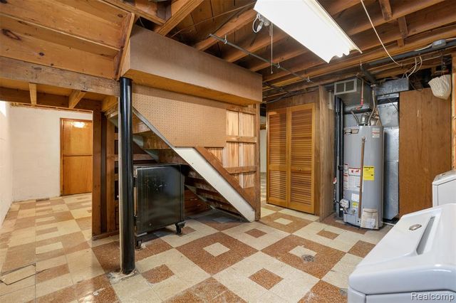 22225 E 10 Mile Road, Saint Clair Shores, MI 48080