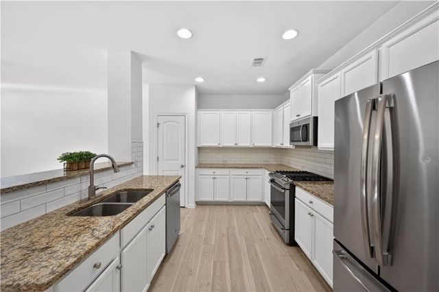 6837 Big Sky Drive, Flowery Branch, GA 30542