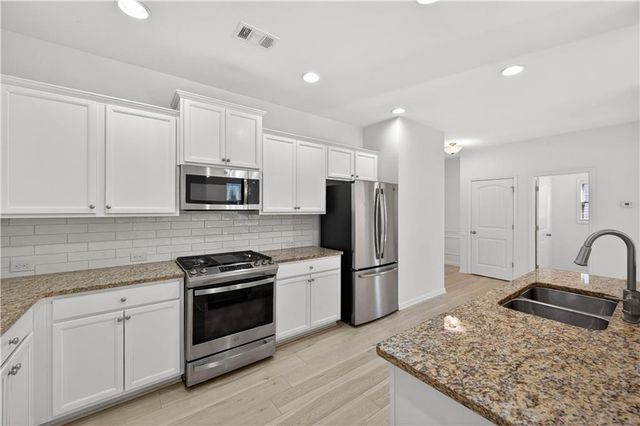 6837 Big Sky Drive, Flowery Branch, GA 30542