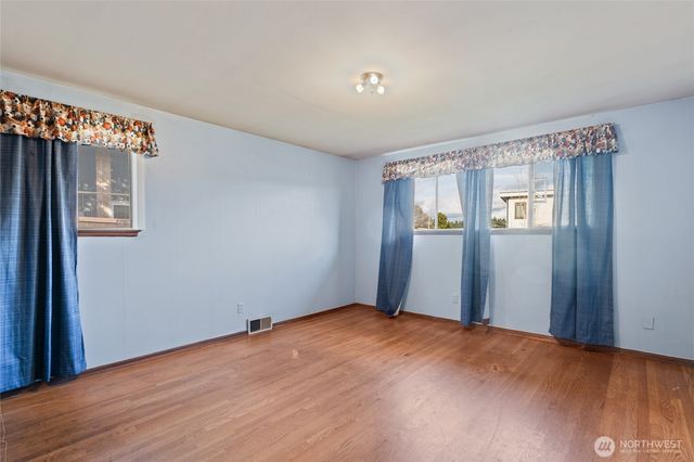 5706 S Upland Road, Seattle, WA 98118