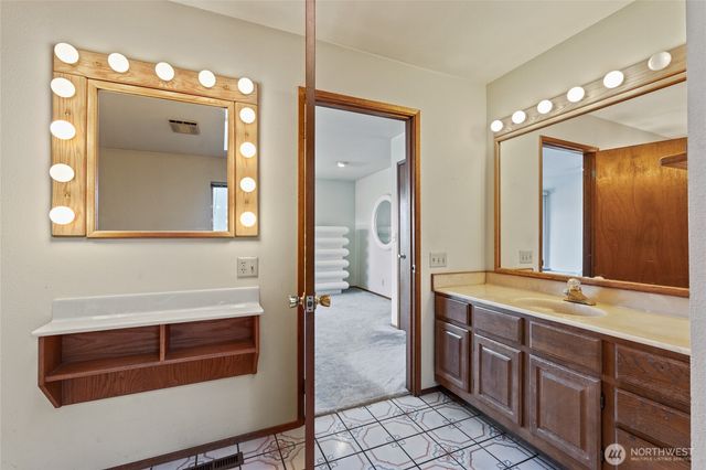 5706 S Upland Road, Seattle, WA 98118