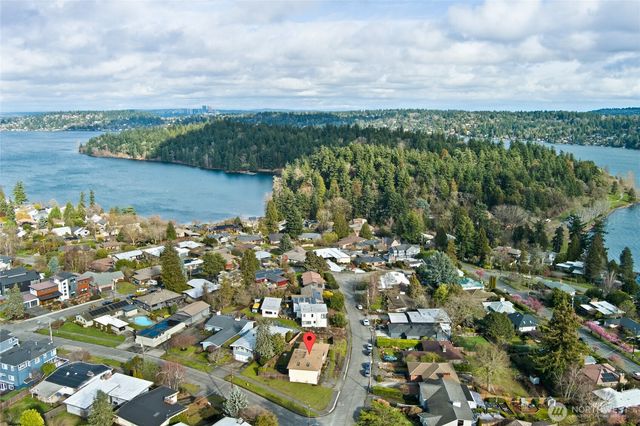 5706 S Upland Road, Seattle, WA 98118