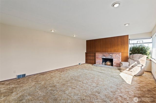 5706 S Upland Road, Seattle, WA 98118