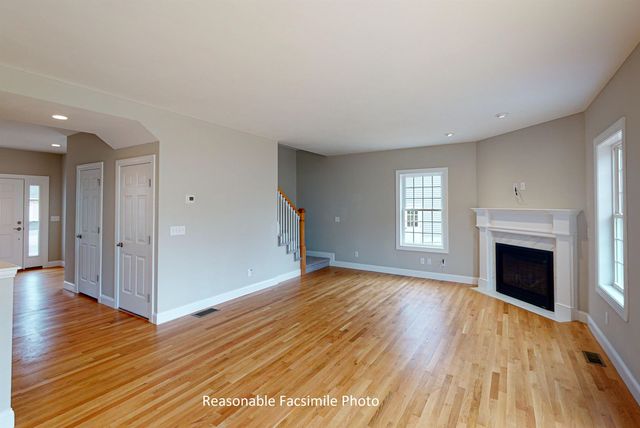 105 Lantern Drive, Sandown, NH 03873