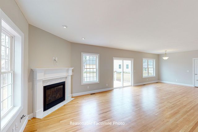 105 Lantern Drive, Sandown, NH 03873