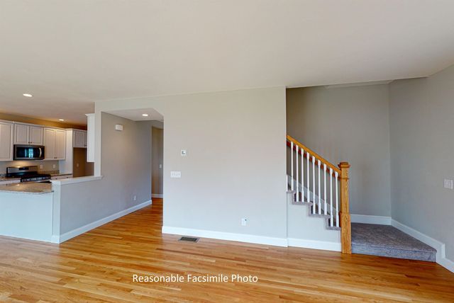 105 Lantern Drive, Sandown, NH 03873