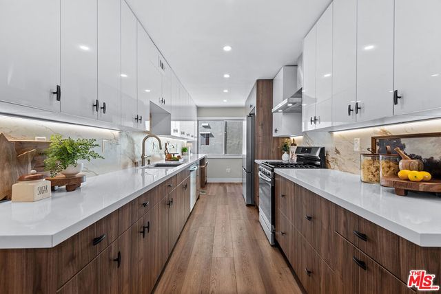 13135 Mindanao Way 5, Marina Del Rey, CA 90292