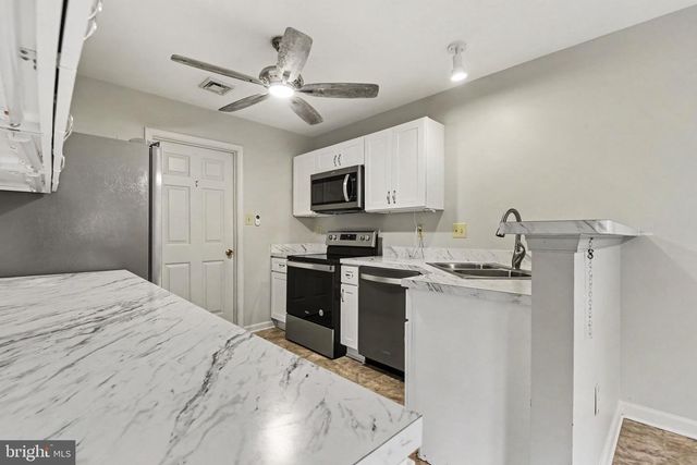 729 N HIGHLANDS DR, Harrisburg, PA 17111