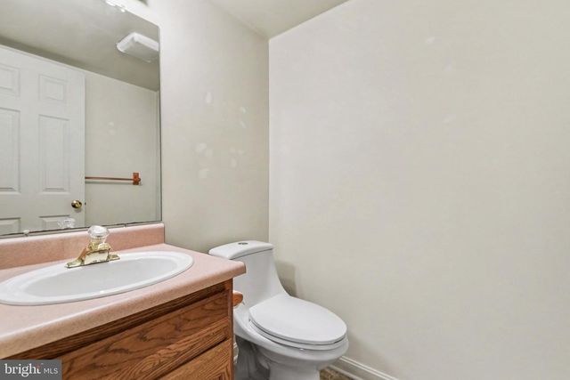 729 N HIGHLANDS DR, Harrisburg, PA 17111