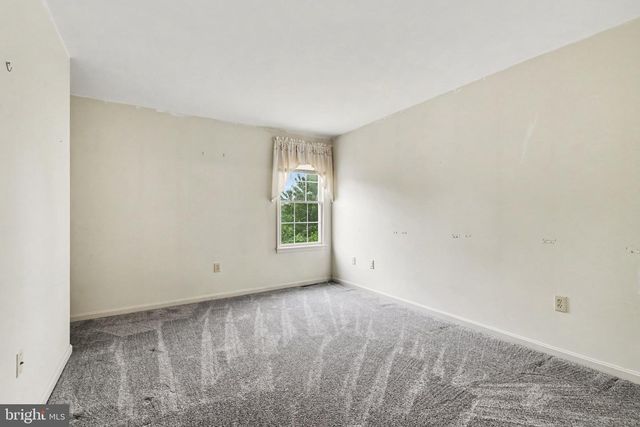 729 N HIGHLANDS DR, Harrisburg, PA 17111