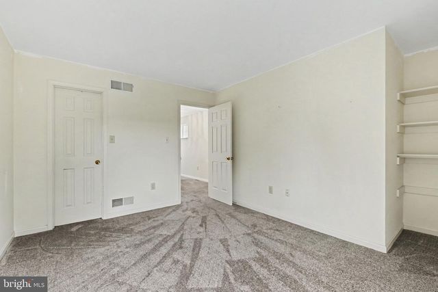 729 N HIGHLANDS DR, Harrisburg, PA 17111