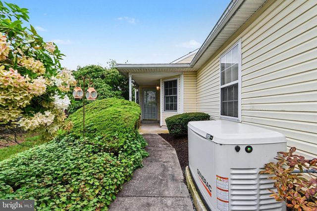 729 N HIGHLANDS DR, Harrisburg, PA 17111