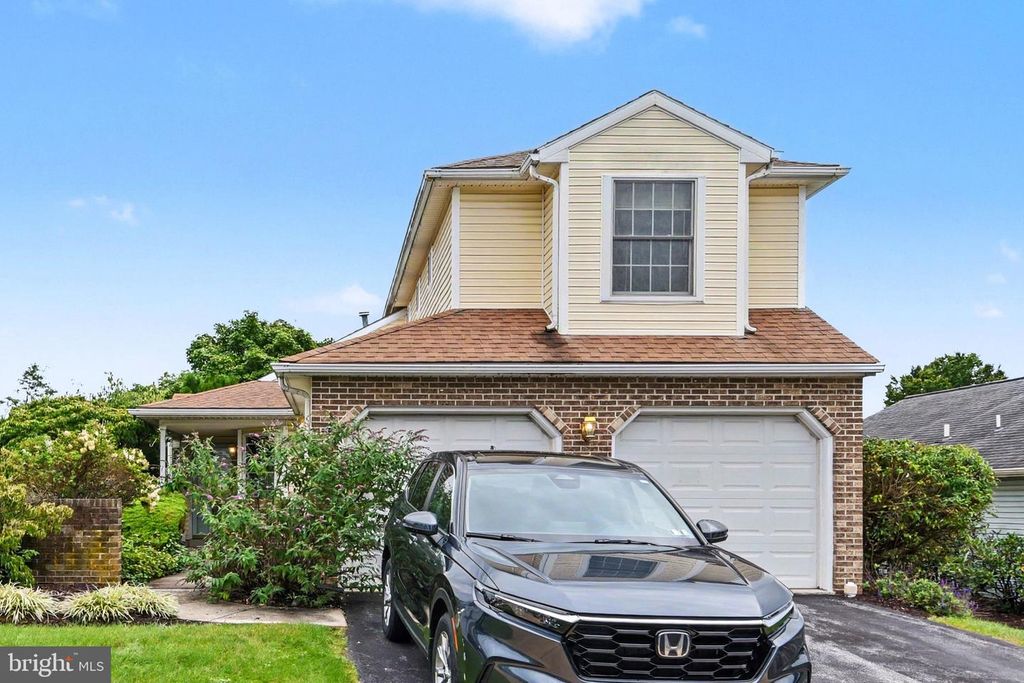 729 N HIGHLANDS DR, Harrisburg, PA 17111