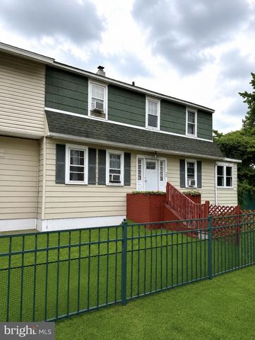 906 WASHINGTON AVE, Croydon, PA 19021