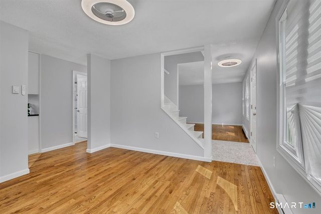 28 McNabola Lane, Wallingford, CT 06492
