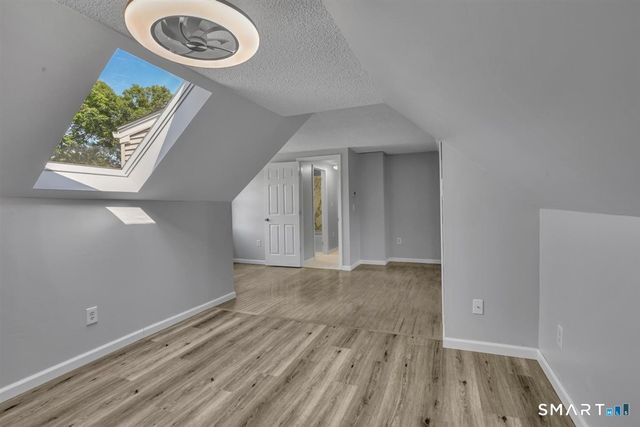28 McNabola Lane, Wallingford, CT 06492