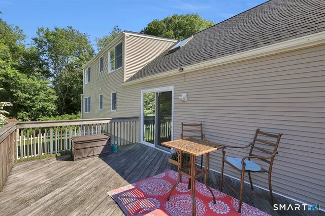 28 McNabola Lane, Wallingford, CT 06492
