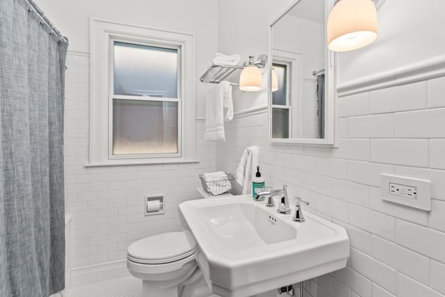 1719 N Newcastle Avenue, Chicago, IL 60707