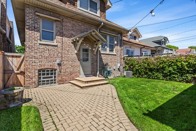 1719 N Newcastle Avenue, Chicago, IL 60707